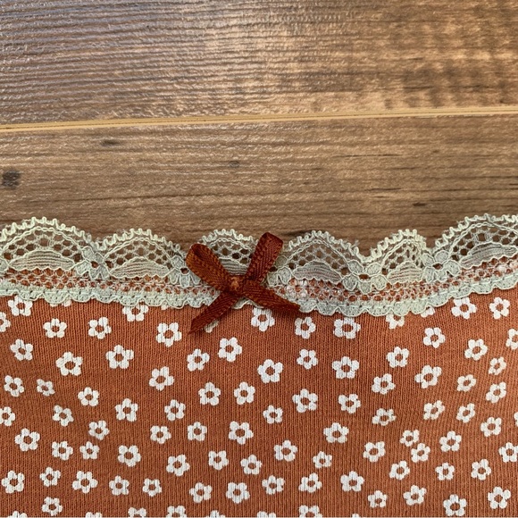 Levi’s Rust Lace Tank - Picture 14 of 15